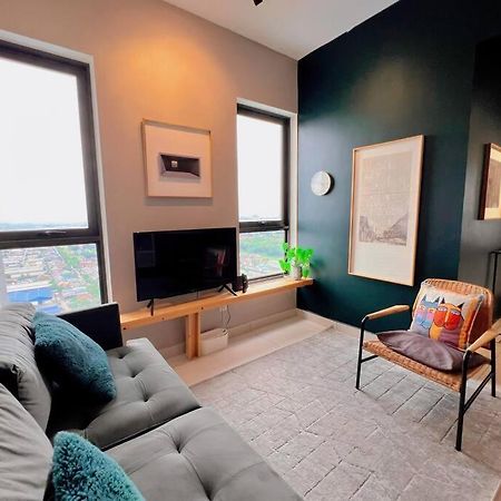 Studio Staycation D'Sara @ Linked Mrt, Near Thomson Hospital & Sungai Buloh Hospital Extérieur photo